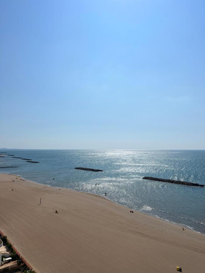 Sur le sable, face à la mer La Tourette Valras-Plage Esterno foto